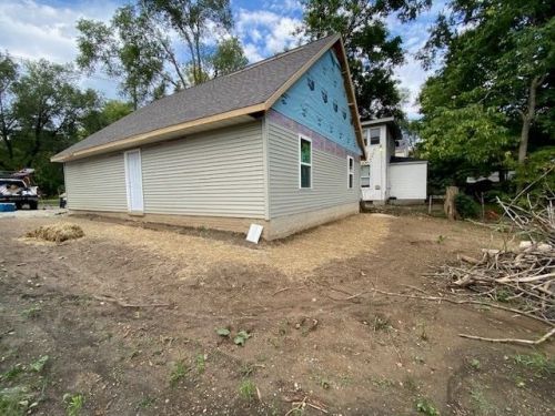 garagesiding 1