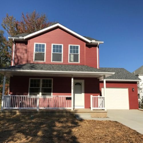 1025 NE Monroe