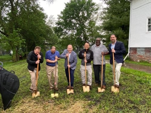 Shovel Groundbreaking 1